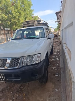 Nissan Patrol 2016, V6, climatisation, pneus neufs