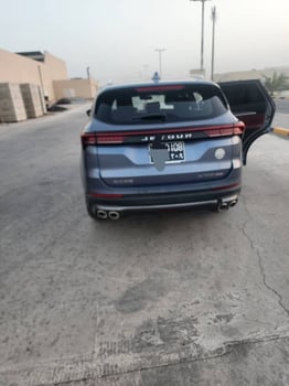 Hyundai Santa Fe & Jetour 2022 automatiques en excellent état