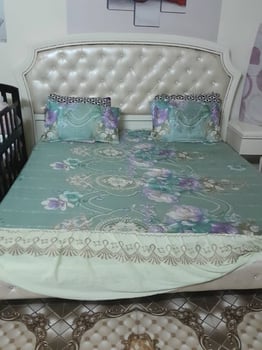 Ensemble meubles maison en bon état: chambres, salons, TV - À vendre à Djibouti