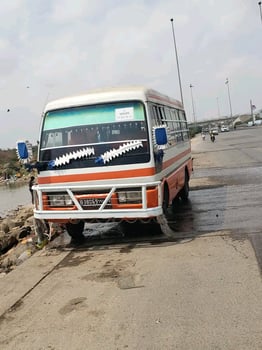 Bus Mitsubishi Rosa 25 places en parfait état