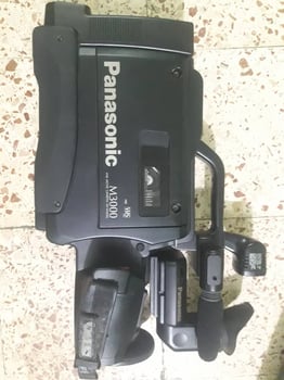 Caméra vidéo Panasonic M3000 en bon état, prix négociable