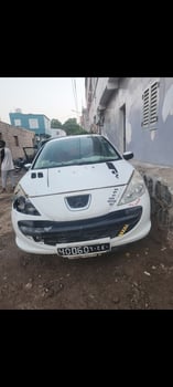 Peugeot 206+ Essence, Bon État, Prix Négociable