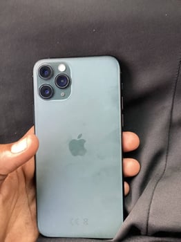 iPhone 11 Pro 90% batterie, état comme neuf