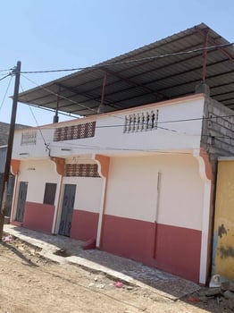 Maison F4 récente avec terrasse, Hayableh, 166m2, titre foncier