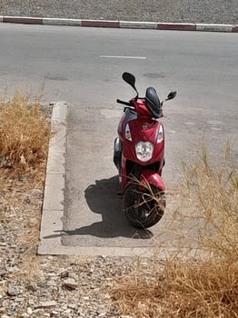 Sym automatique 2024, faible kilométrage, excellent état