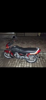 Moto neuve à vendre, 1 an et demi d\'utilisation