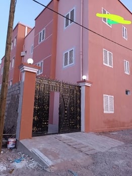 2 Appartement spacieux avec suppresseur d\'eau dans la cité Wadagir