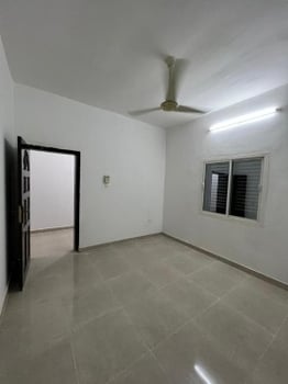 2 Appartement spacieux avec suppresseur d\'eau dans la cité Wadagir