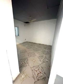 Maison spacieuse neuve avec boutique indépendante à louer à Hodan 4