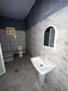 Maison spacieuse neuve avec boutique indépendante à louer à Hodan 4