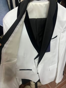 Costumes de mariage 3 pièces neuf