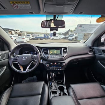 2 Hyundai Tucson 2.0, SUV élégant avec options modernes