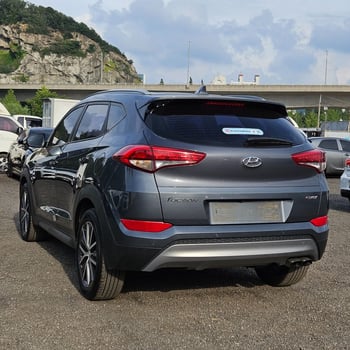 2 Hyundai Tucson 2.0, SUV élégant avec options modernes