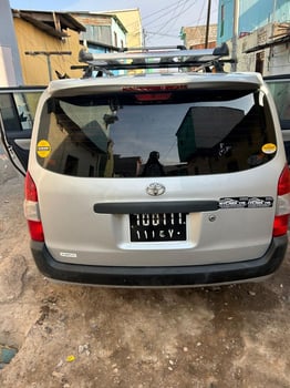 Toyota Probox Essence, boîte manuelle, comme neuf