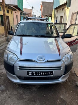 Toyota Probox Essence, boîte manuelle, comme neuf