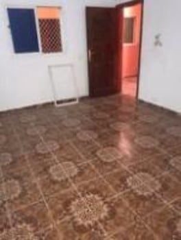 Maison F4 rénovée avec salle à manger à Barwaqo 1