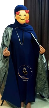 Abayas élégantes et sacs à main tendance