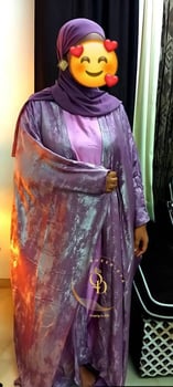 Abayas élégantes et sacs à main tendance