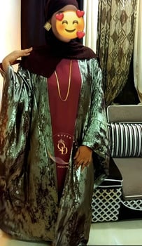 Abayas élégantes et sacs à main tendance