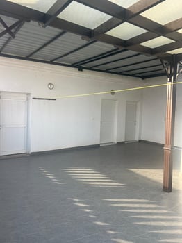 Villa R+2 à louer avec 6 chambres, parking et terrasse à Cité Dawaley