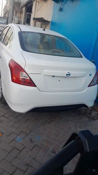 À vendre – Nissan Sunny 2019 (importée) Presque neuve, jamais roulé à Djibouti, faible kilométrage. 