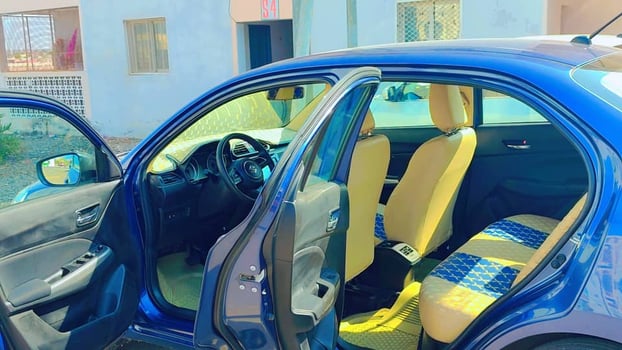 Suzuki Dzire 2023 en excellent état, achetée chez SVAMCS