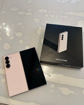 Samsung Galaxy Z Fold 6 256Go 12Ram, en très bon état