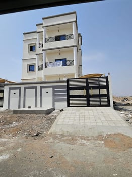 Immeuble neuf, 3 appartements F4 avec vue sur mer à Haramous