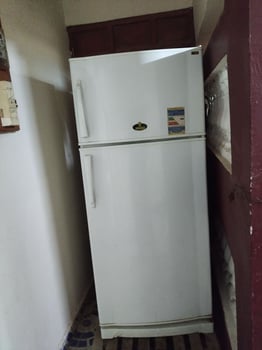 machine à laver et réfrigérateur, comme neufs!