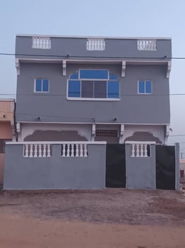 Maison neuve G+1 à louer, 3 chambres, balcon, parking, Cité Nasib