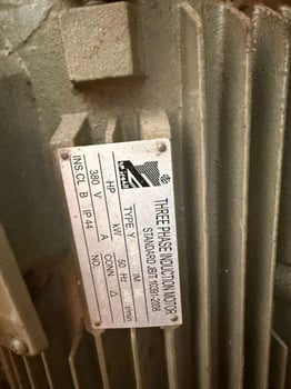 Moteur triphasé 22 CV et 30 kWh, neuf, jamais utilisé