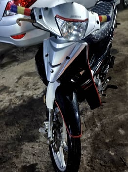 Moto 110 en excellent état, test possible avant achat