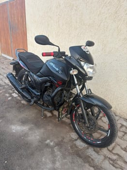 Moto Hero Huck 150, bon état, prix négociable
