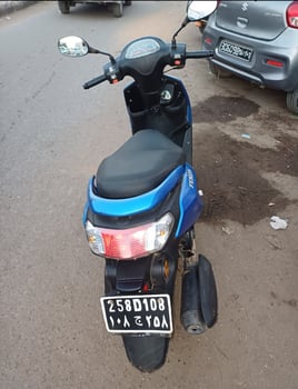 Scooter Suzuki neuf, sous garantie 1 an, économique et fiable