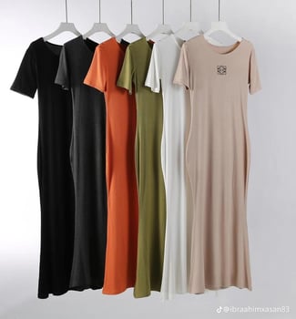 Robe moulante chic et multicolore pour mettre sous l\'abaya