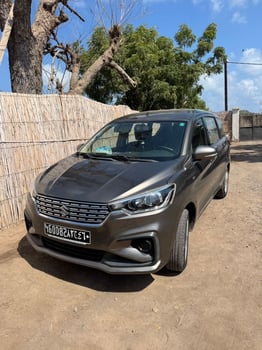 Suzuki Ertiga 2016, climatisée, impeccable