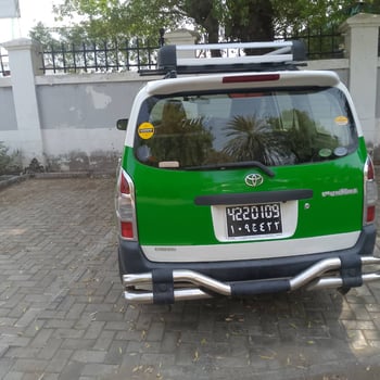 Toyota Probox, essence, bon état, comme neuf