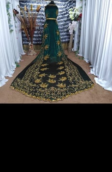Robe de mariée de Dubaï avec accessoires complets en vente flash