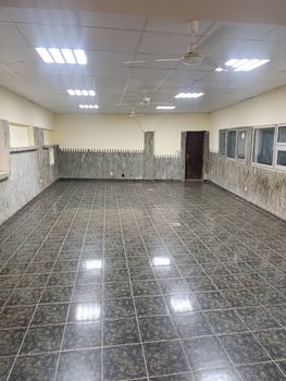 Restaurant à louer avec grande salle climatisée et terrasse à Ambouli