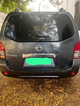 Nissan Pathfinder 2012, modèle abîmé, prix négociable