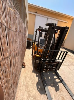 Chariot élévateur 3 tonnes à louer - Équipement moderne