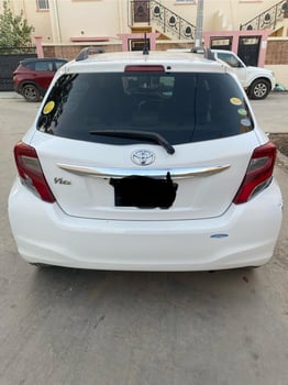 Toyota Vitz 2015, essence, automatique, en très bon état