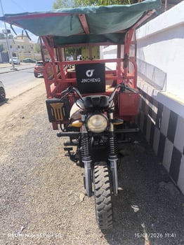 Moto Bajaj en excellent état, prix négociable