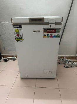 Frigo, vélo, clim et meubles à vendre – Très bon état