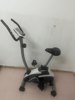 Frigo, vélo, clim et meubles à vendre – Très bon état