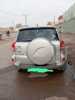 Toyota RAV4 95000 km Diesel, boite manuelle, très bon état