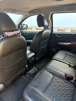 Nissan Terra 2025 automatique & Ford Everest 2022 manuelle à vendre