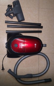 Aspirateur LG 1600W, jamais utilisé, état impeccable