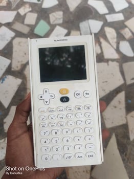 Calculatrice Numwork python neuve, utilisée 3 mois, prix négociable