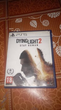 Jeu Dying Light 2 en excellent état - Prix négociable